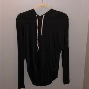 Flowy comfortable sweatshirt with hood